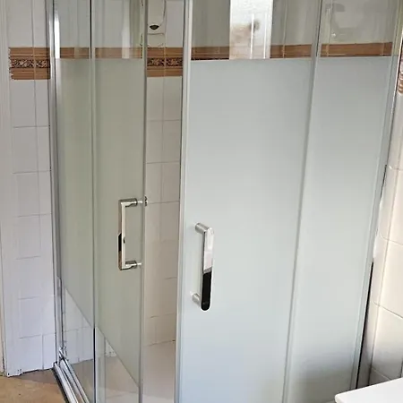 호스탈 라 캄파나 게스트하우스 2*